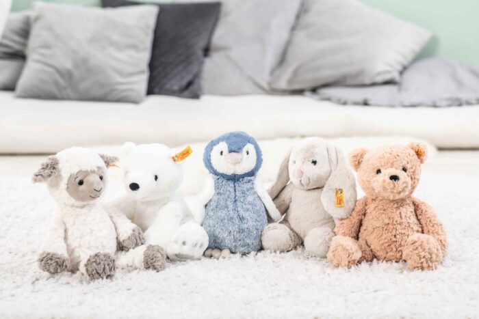 Steiff Hoppie Hase hellgrau, Plüschtier Hase mit Schlappohren, Soft Cuddly Friends, flauschiges Stofftier zum Kuscheln - Image 6